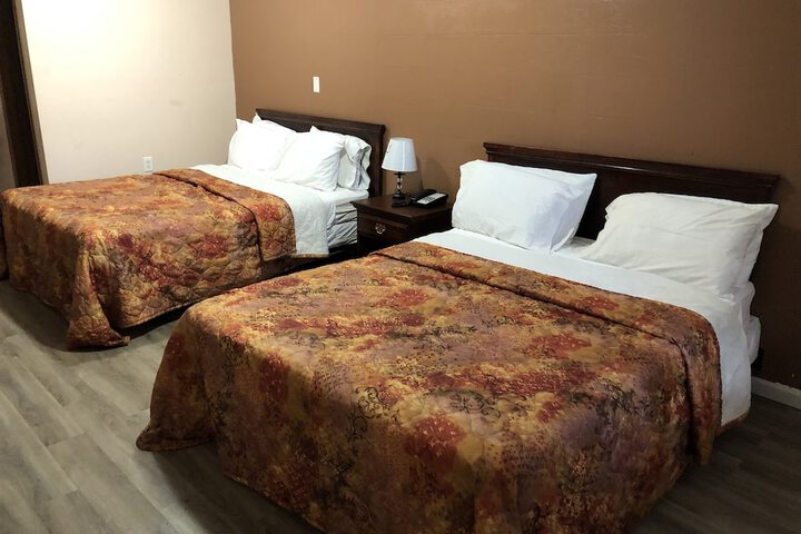 Room 4 of 10