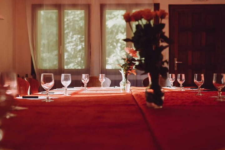 Dining 11 of 18