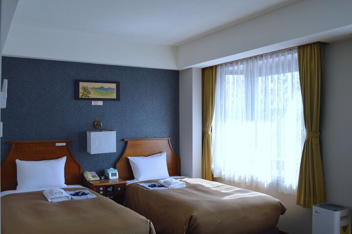 Room 16 of 34