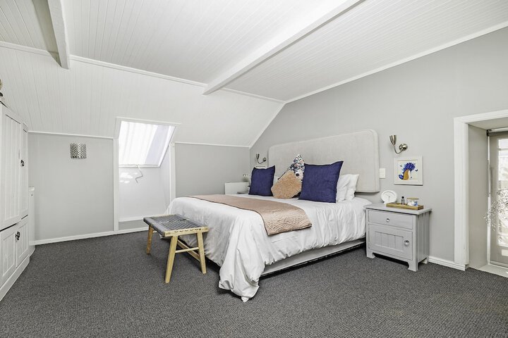 Room 9 of 79