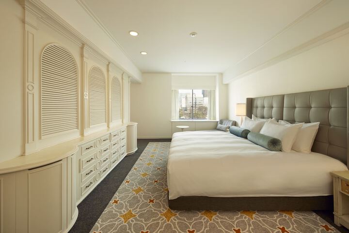 Room 13 of 72