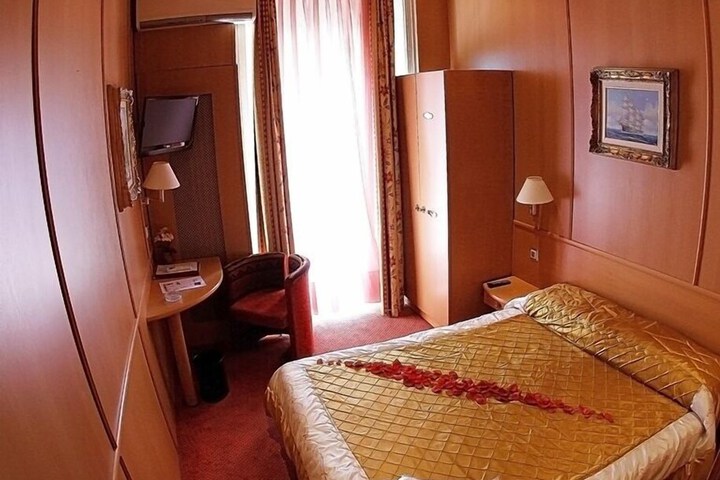 Room 15 of 58