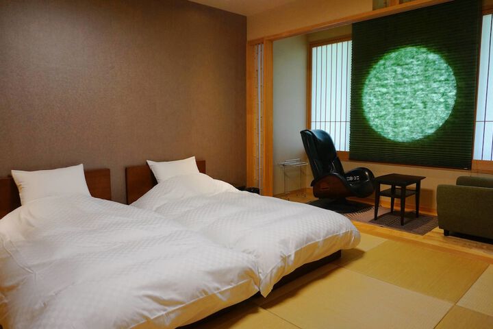 Room 3 of 67