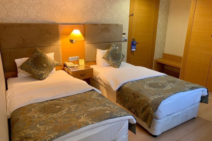 Room 14 of 34