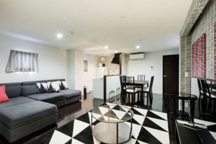 Room 176 of 182