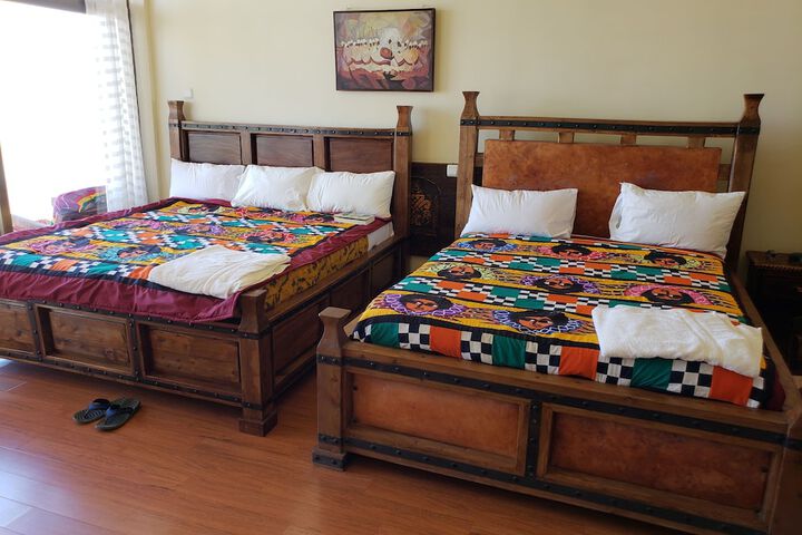 Top Twelve Hotel