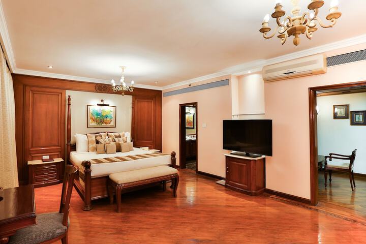 Room 6 of 49
