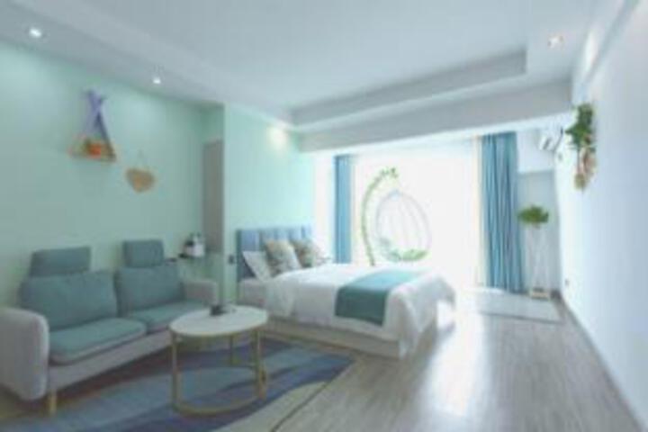 Room 16 of 18