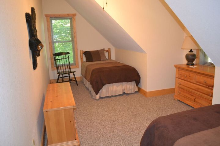 Room 8 of 85