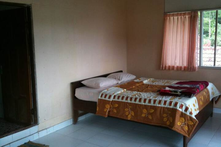 Room 2 of 54