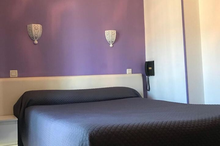 Room 5 of 40