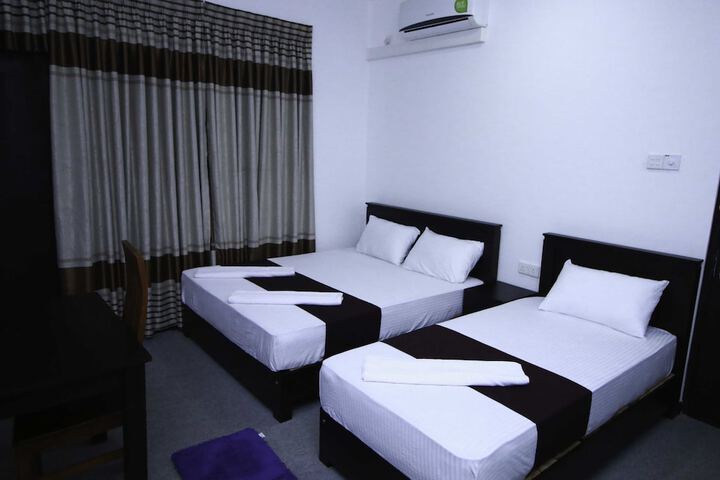 Room 28 of 34