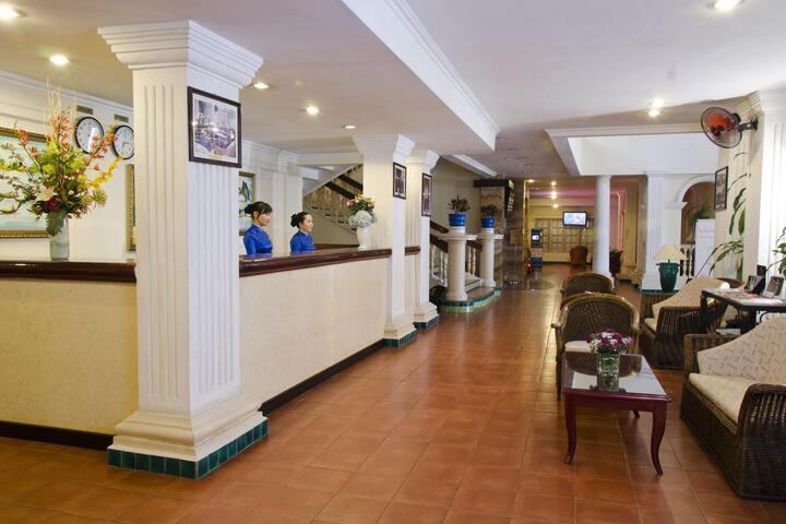 Hotel Lobby