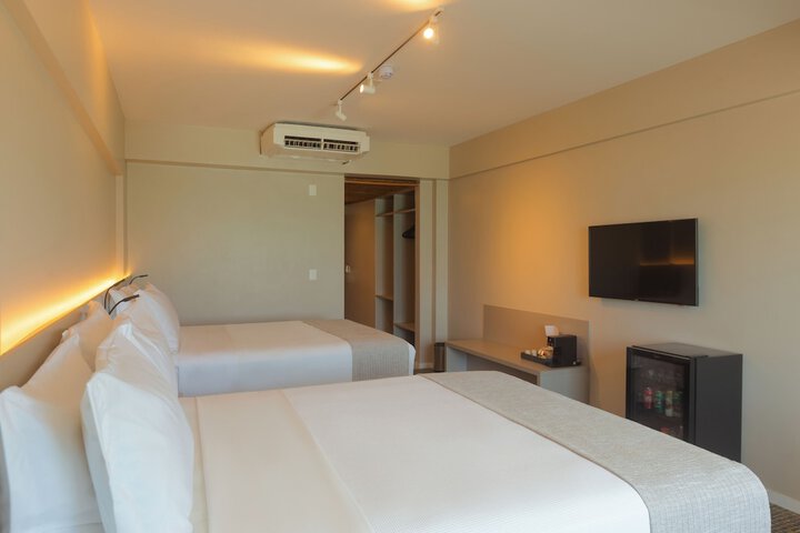 Room 37 of 157
