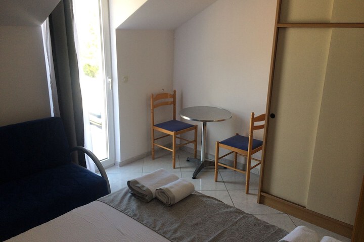 Room 35 of 65