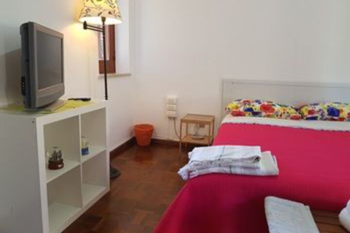Room 9 of 42