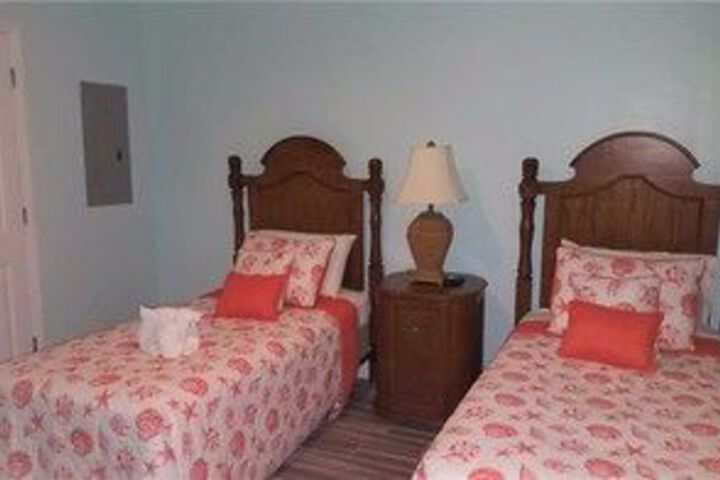 Room 9 of 24