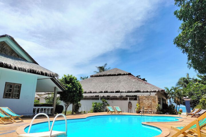 Hotel with Pool