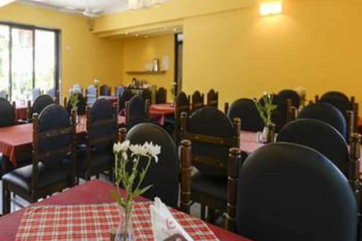 Dining 14 of 15