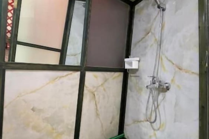 Room 14 of 26