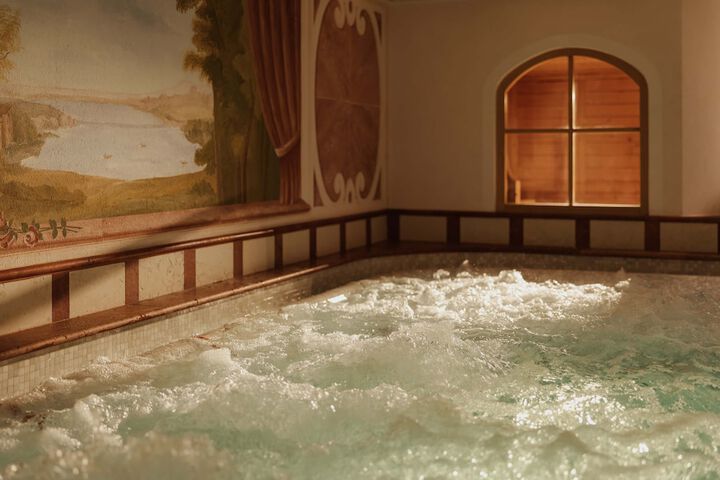 Hot Tub 18 of 28