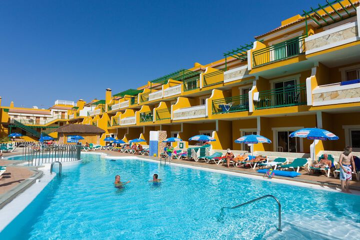 Pool Hotel