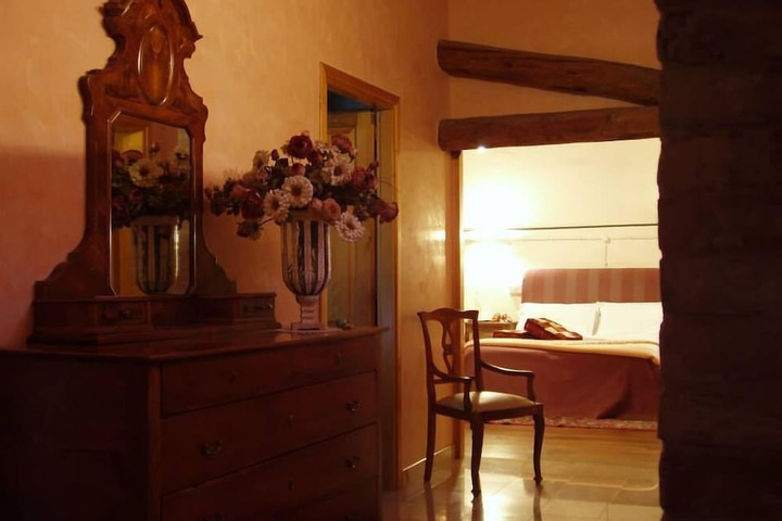Room 8 of 60
