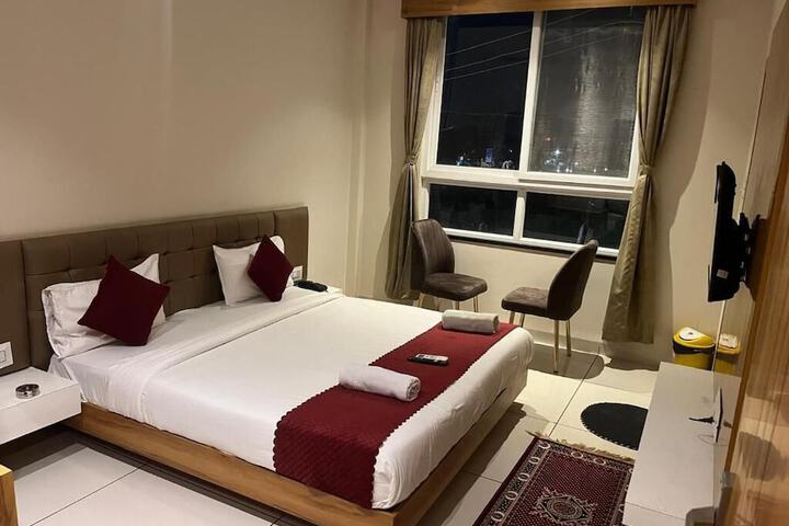 Room 11 of 43