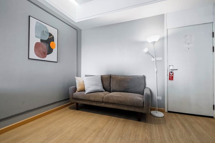 Room 53 of 186