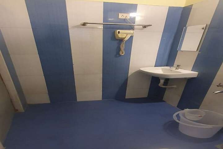 Room 13 of 17