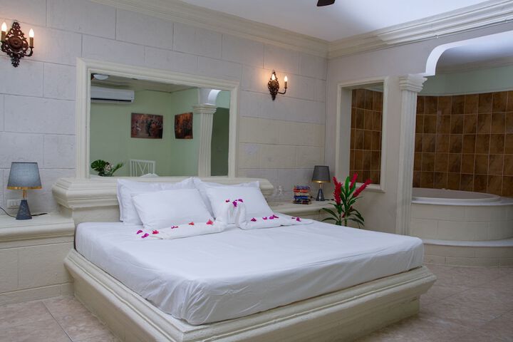 Room 3 of 20