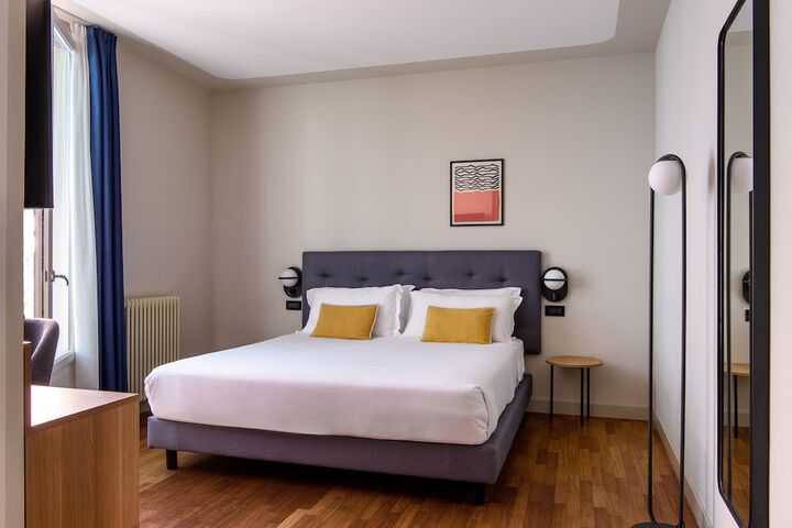 Room 8 of 38