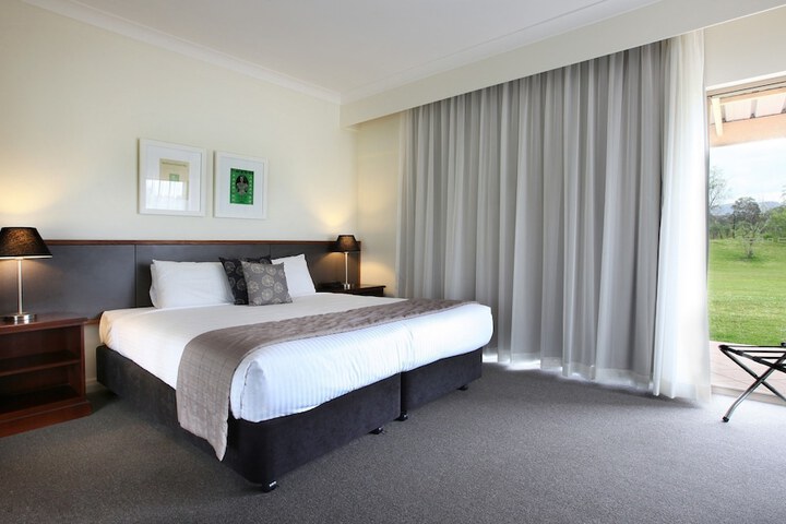 Room 2 of 44