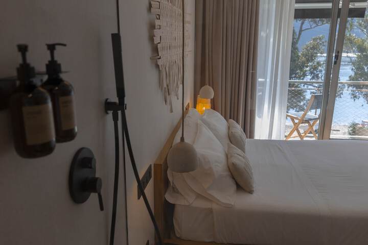 Room 4 of 60