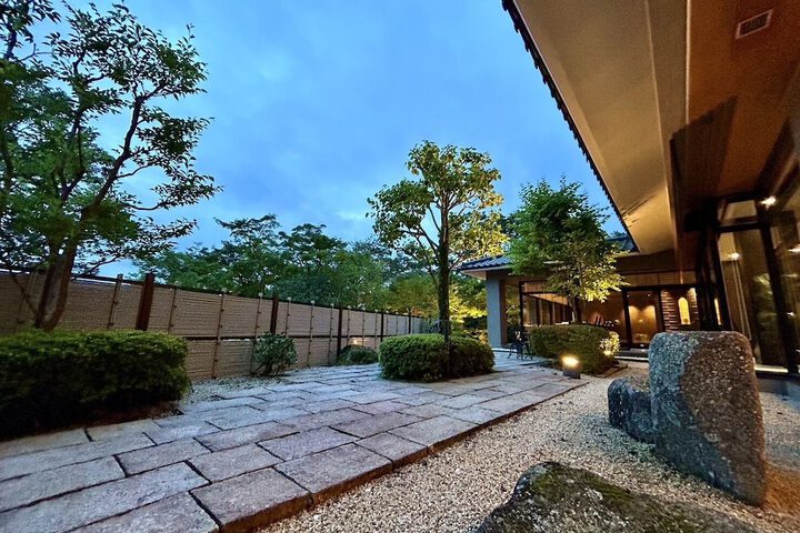 Hotel Entry