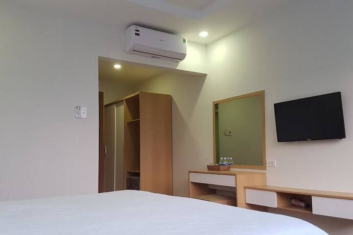 Room 11 of 33