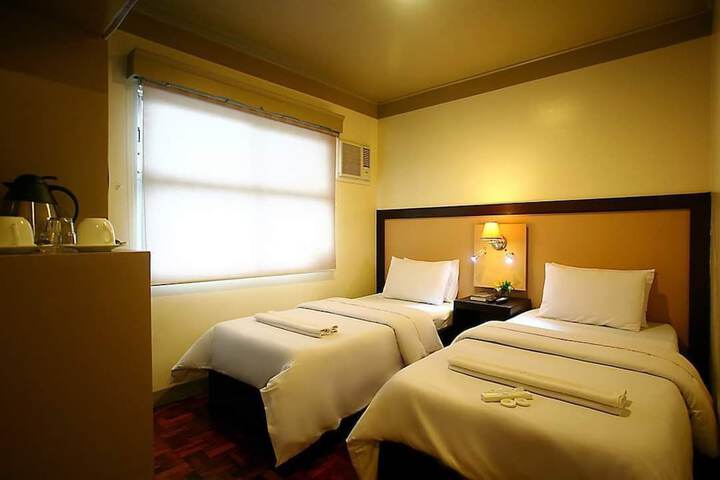 Room 9 of 39