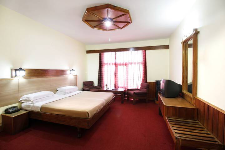 Room 7 of 32