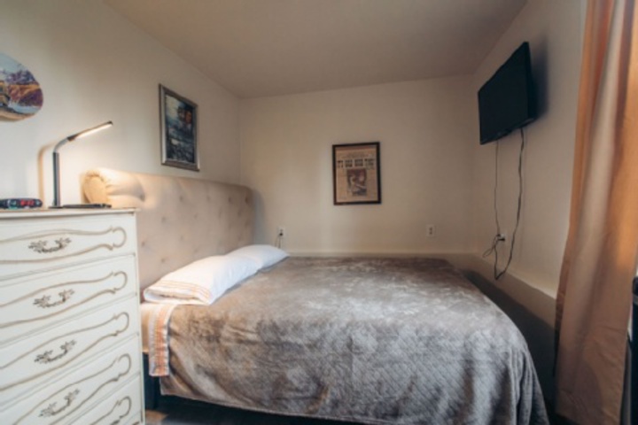 Room 84 of 180