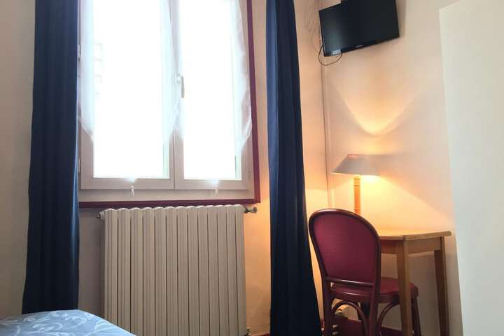 Room 13 of 40
