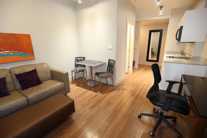 Room 12 of 28