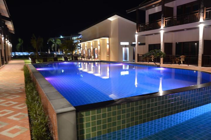 Pool 50 of 91
