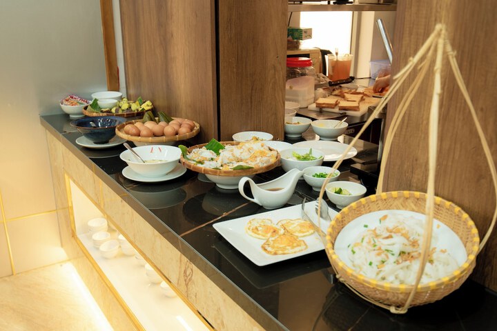 Dining 95 of 119