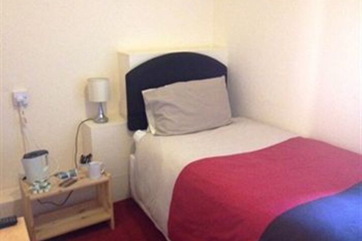 Room 5 of 14