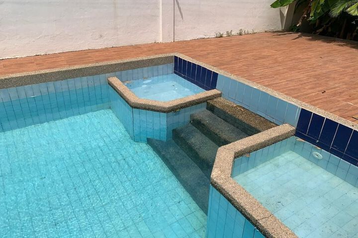 Pool 41 of 46
