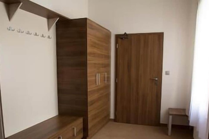 Room 27 of 47