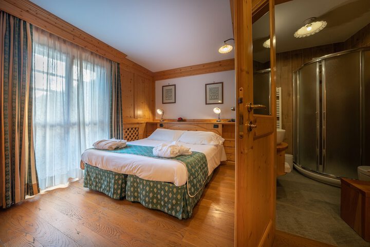 Room 25 of 117