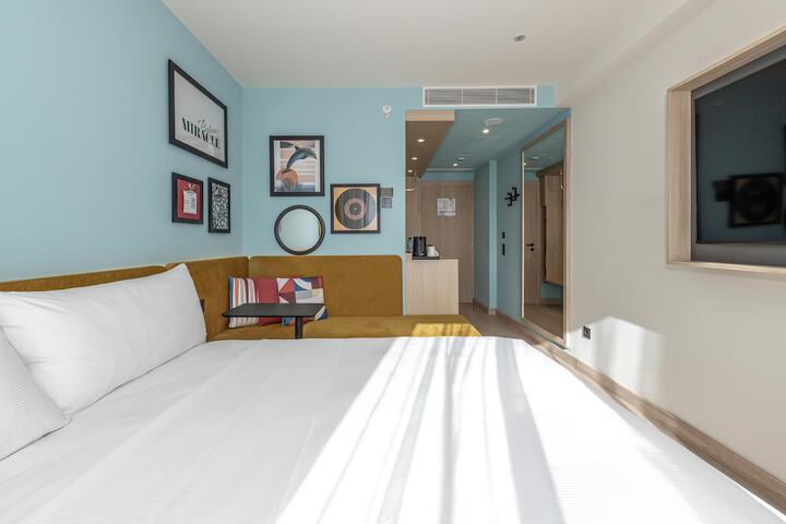 Room 7 of 54