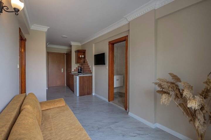 Room 28 of 104