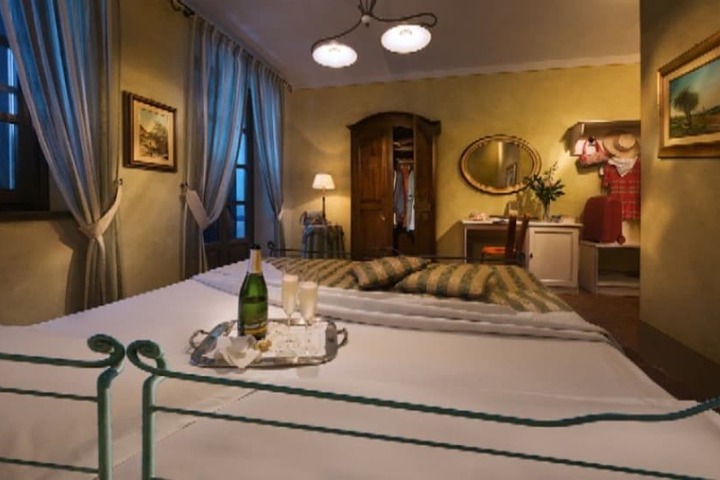 Room 7 of 44